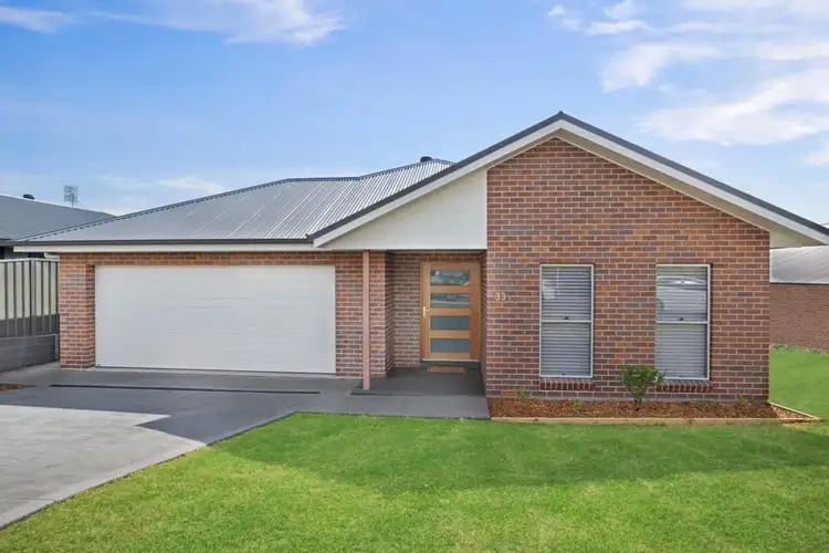 33 Stayard Drive, Bolwarra Heights NSW 2320