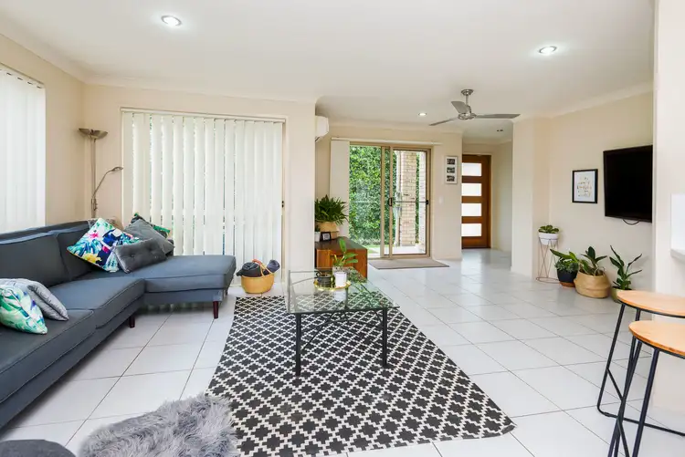 2/32 Cranberrie Crescent, Pimpama QLD 4209