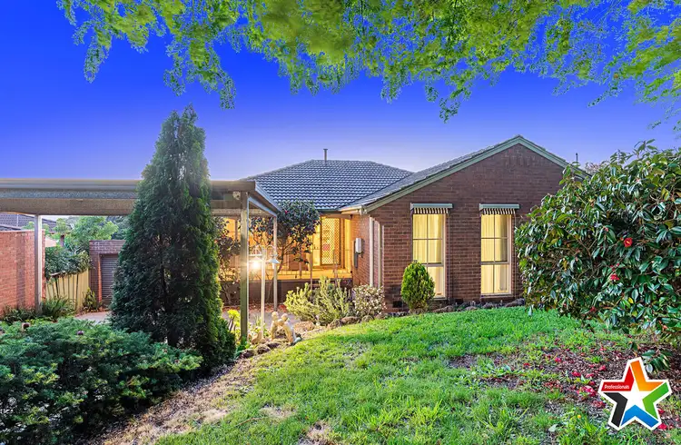 12 Chinook Crescent, Mooroolbark VIC 3138