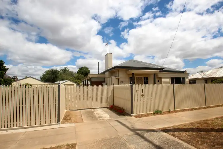 17 Nolan Street, Maryborough VIC 3465