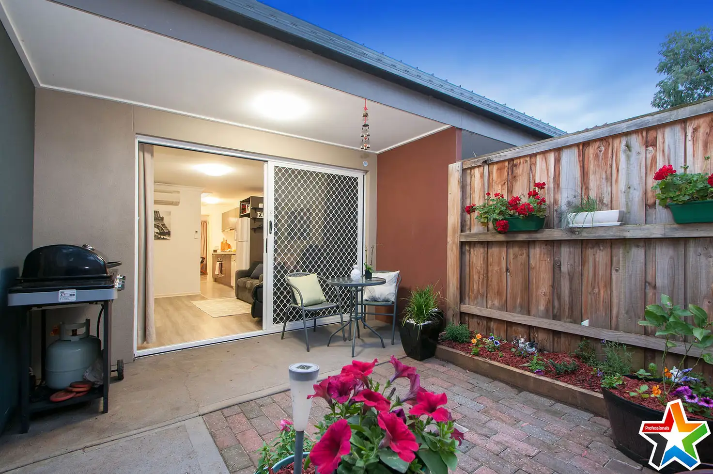 Main view of Homely unit listing, 18 White Close, Lilydale VIC 3140