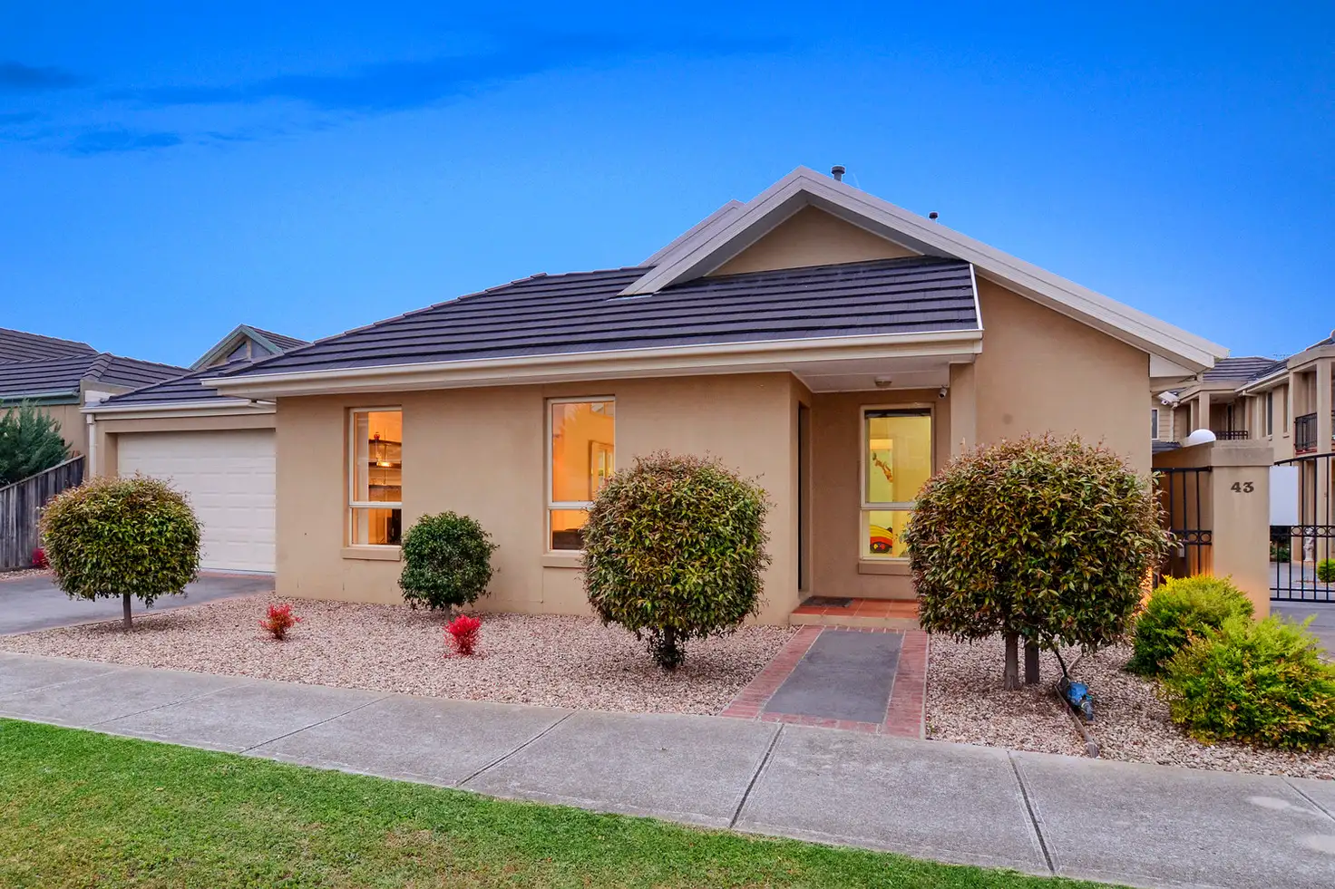 Main view of Homely unit listing, 1/43 Wentworth Drive, Taylors Lakes VIC 3038