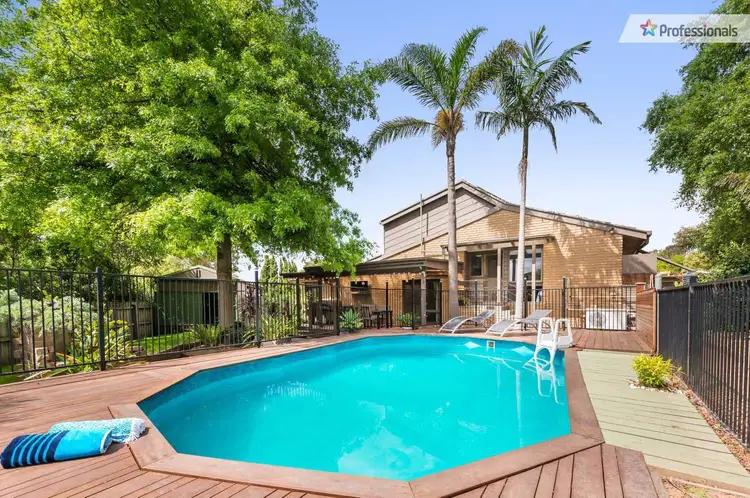 Second view of Homely house listing, 5 Chalice Court, Wantirna VIC 3152
