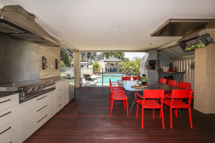 21 Woronora Close, Maida Vale WA 6057