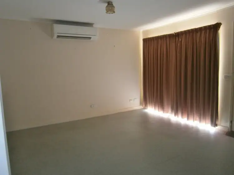 Fourth view of Homely townhouse listing, 5/1 Ledwidge Court, Swan Hill VIC 3585