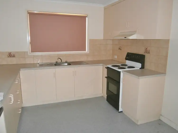 Fifth view of Homely townhouse listing, 5/1 Ledwidge Court, Swan Hill VIC 3585