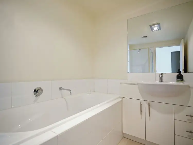 Sixth view of Homely apartment listing, 3/39 Peel Street, West Melbourne VIC 3003