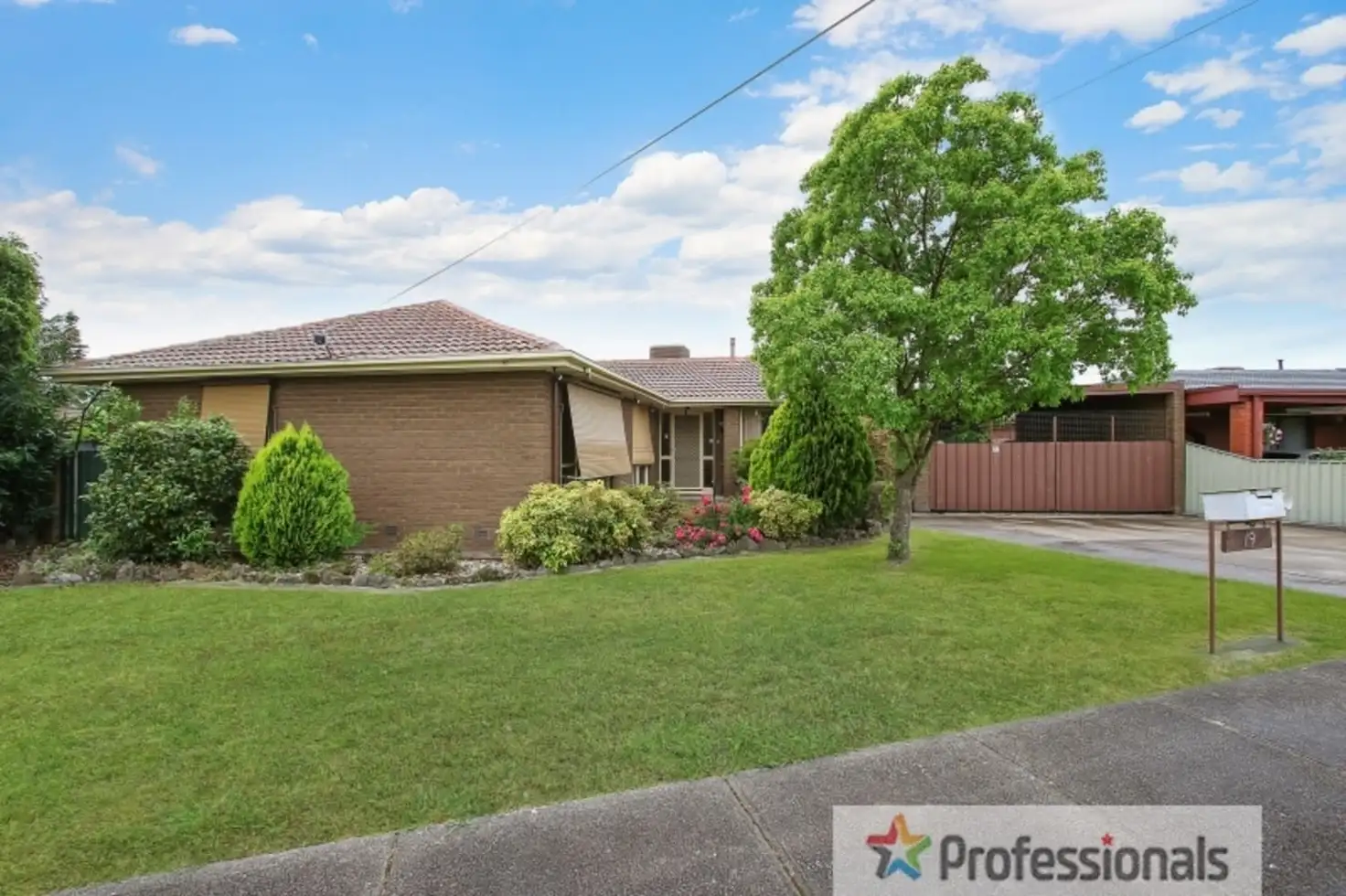 Main view of Homely house listing, 19 Sapphire Circuit, Wodonga VIC 3690
