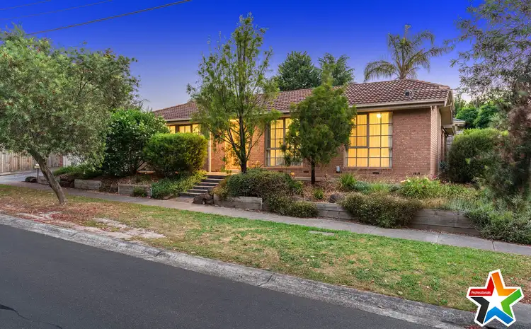 1 Tallarook Court, Croydon Hills VIC 3136