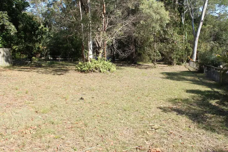 11 Aruma Street, Macleay Island QLD 4184