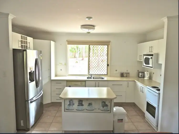 Fifth view of Homely house listing, 2 Parakeet Street, Macleay Island QLD 4184