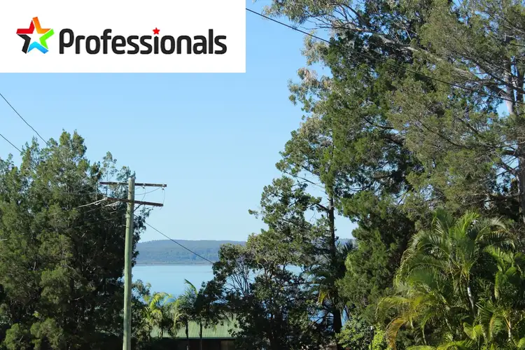 25 Cabriolet Crescent, Macleay Island QLD 4184