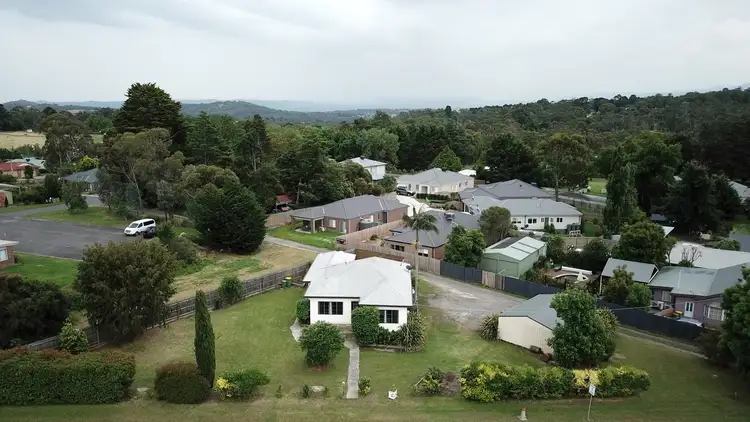 403 Warburton Highway, Wandin North VIC 3139