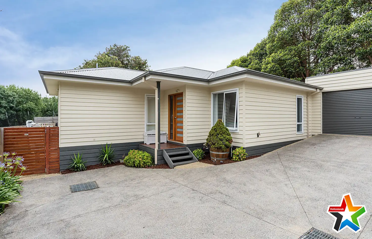 Main view of Homely house listing, 5a Wyuna Walk, Mooroolbark VIC 3138