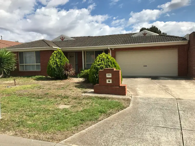 2 Dustin Court, Sydenham VIC 3037