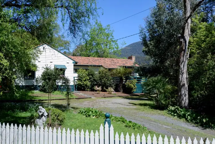 12 Rupert Road, East Warburton VIC 3799