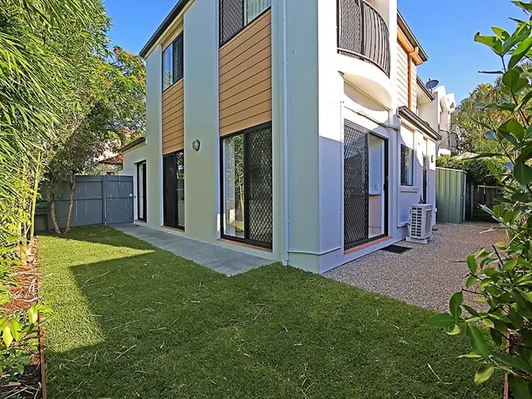1/32 Blake Street, Southport QLD 4215
