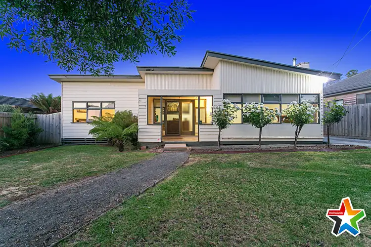 4 Tennyson Avenue, Kilsyth VIC 3137