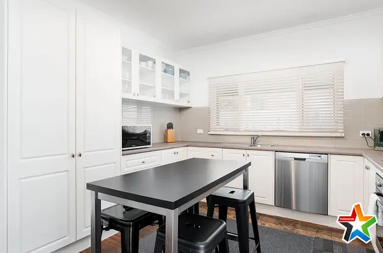 Sixth view of Homely house listing, 4 Tennyson Avenue, Kilsyth VIC 3137
