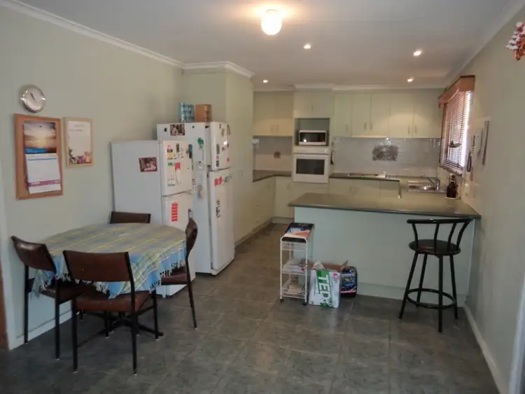 Fourth view of Homely house listing, 8 Storer Court, Swan Hill VIC 3585