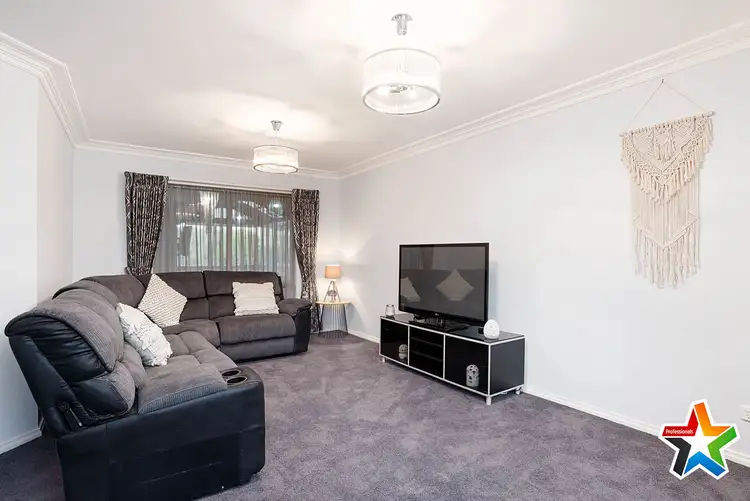 Third view of Homely house listing, 6 Windsor Park Rise, Mooroolbark VIC 3138