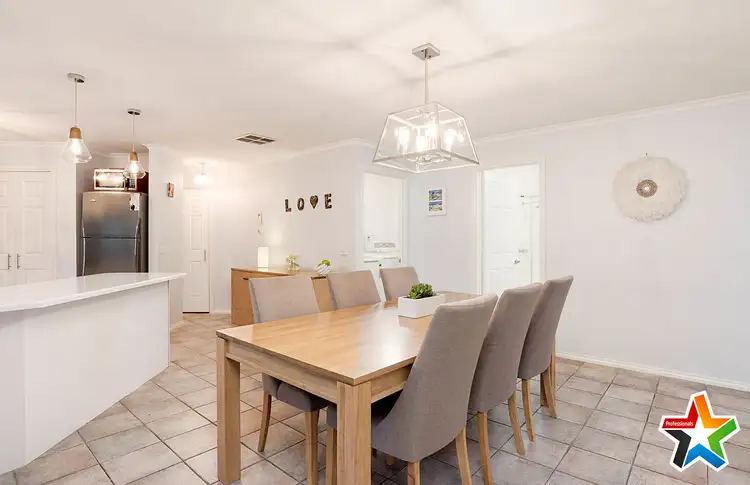 Fourth view of Homely house listing, 6 Windsor Park Rise, Mooroolbark VIC 3138