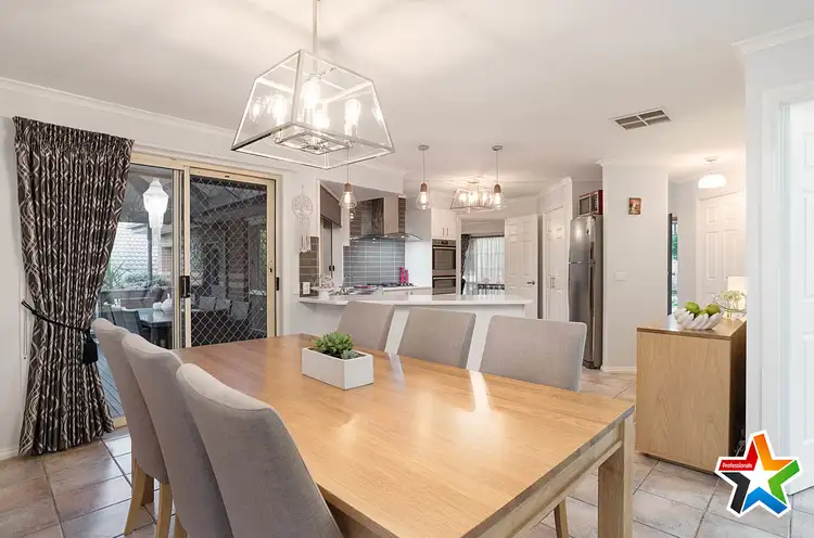 Fifth view of Homely house listing, 6 Windsor Park Rise, Mooroolbark VIC 3138