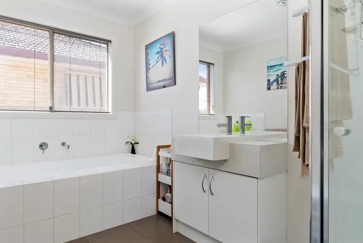 Sixth view of Homely house listing, 18 May Street, Kangaroo Flat VIC 3555