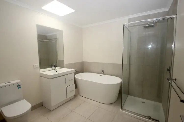 Seventh view of Homely unit listing, 2/116 Gillies Street, Maryborough VIC 3465