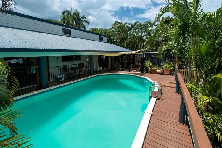 10 Pleasant Drive, Cannonvale QLD 4802