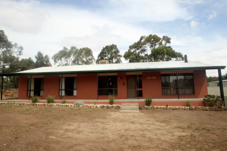 11 Phelans Road, Maryborough VIC 3465