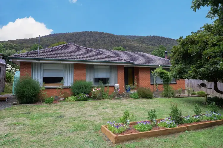 2 Sylvan Avenue, Warburton VIC 3799