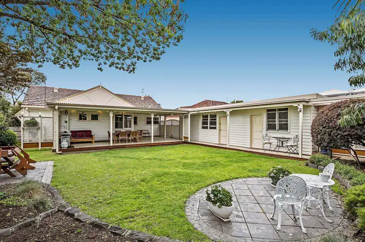 30 Saltley Street, South Kingsville VIC 3015
