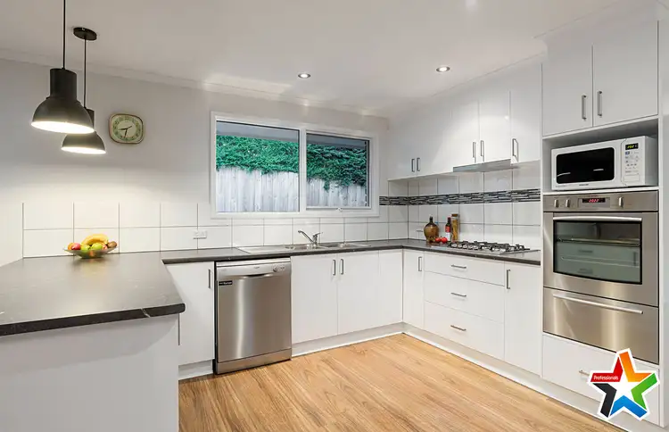 Sixth view of Homely house listing, 5 Sunburst Court, Mooroolbark VIC 3138