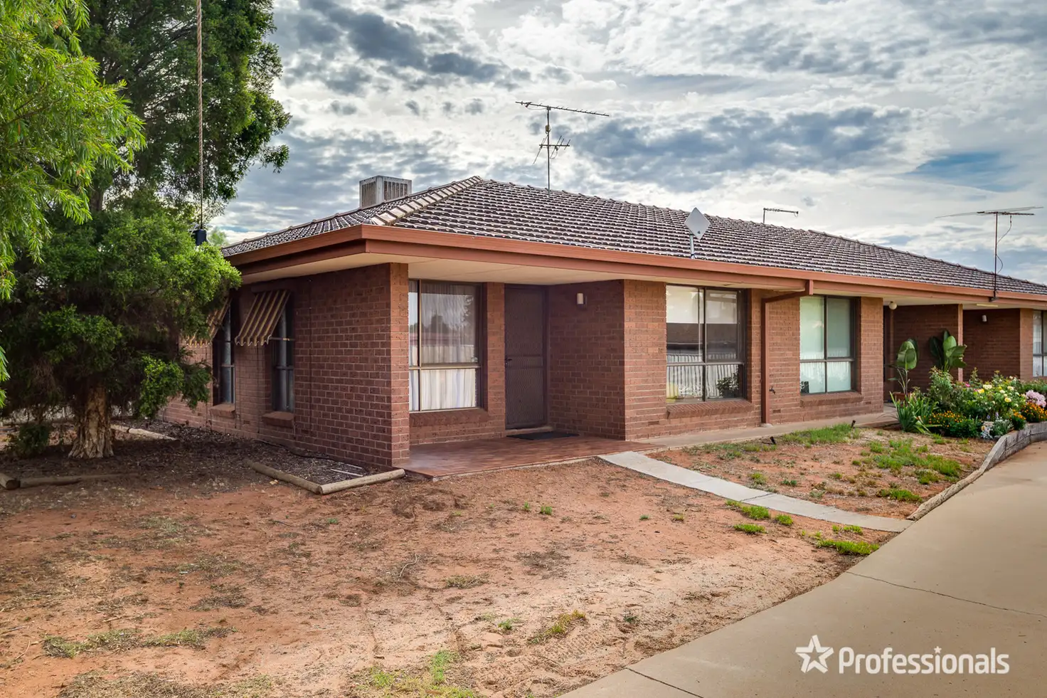 Main view of Homely unit listing, Unit 1/646 Koorlong Avenue, Irymple VIC 3498