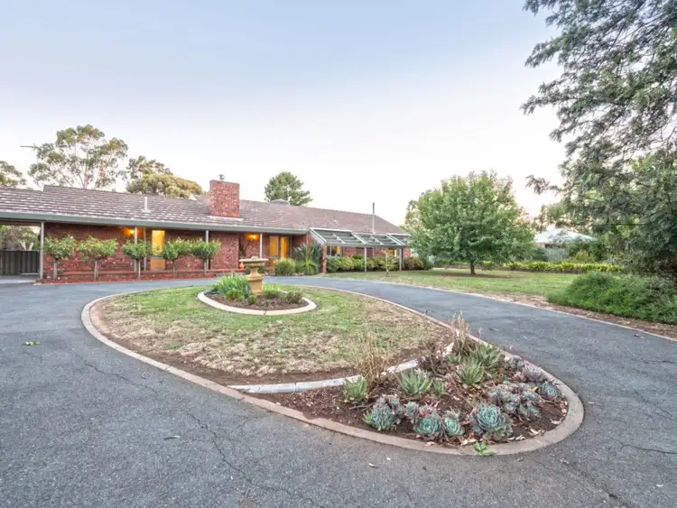 15 Dean Drive, Kialla VIC 3631