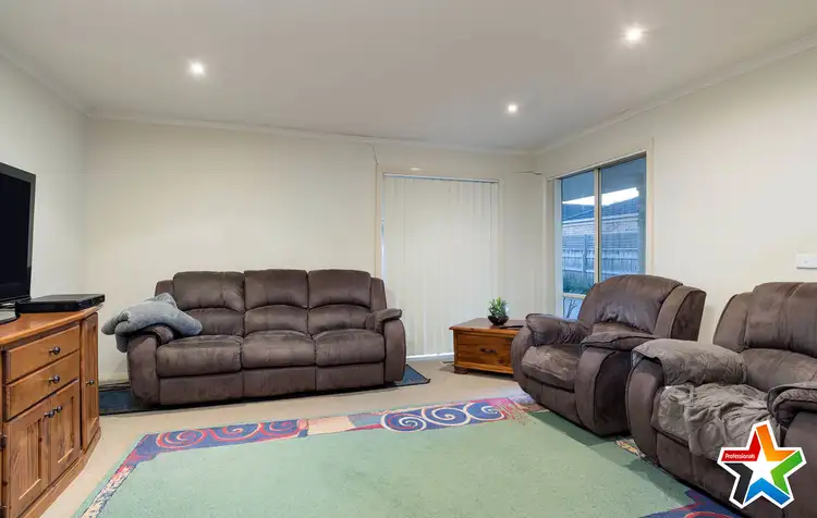 Second view of Homely unit listing, 2/75 Cardigan Road, Mooroolbark VIC 3138