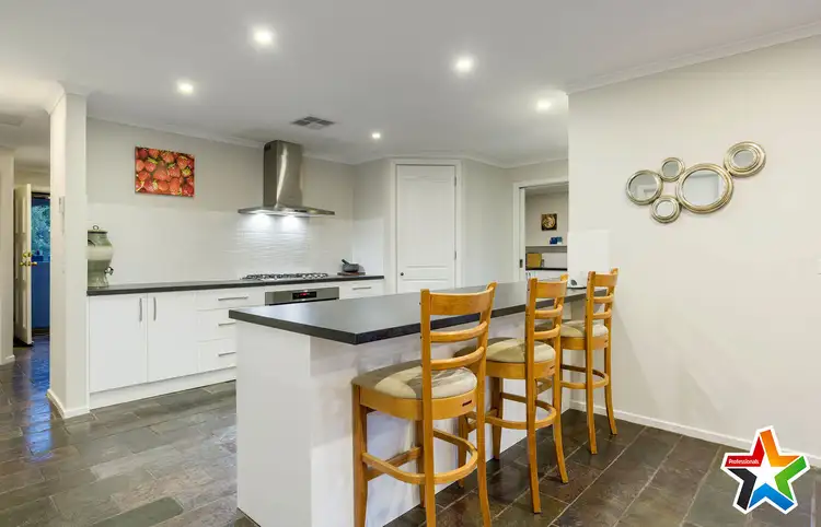 Third view of Homely house listing, 2 Drysdale Place, Mooroolbark VIC 3138