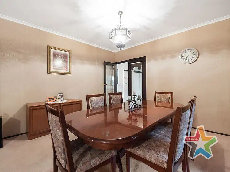 Fifth view of Homely house listing, 8 Thackeray Court, Croydon VIC 3136