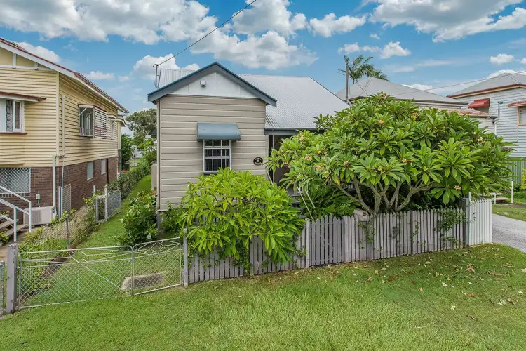 28 Bevington Street, Shorncliffe QLD 4017