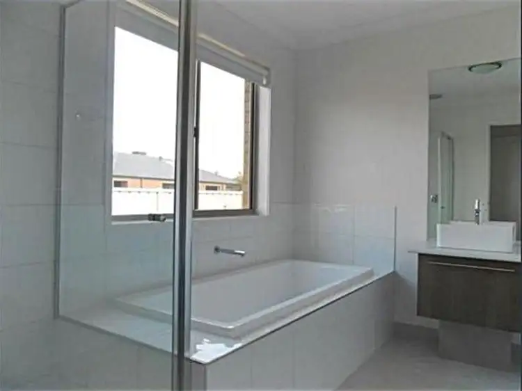 Sixth view of Homely house listing, 10 Tea Tree Place, Kialla VIC 3631