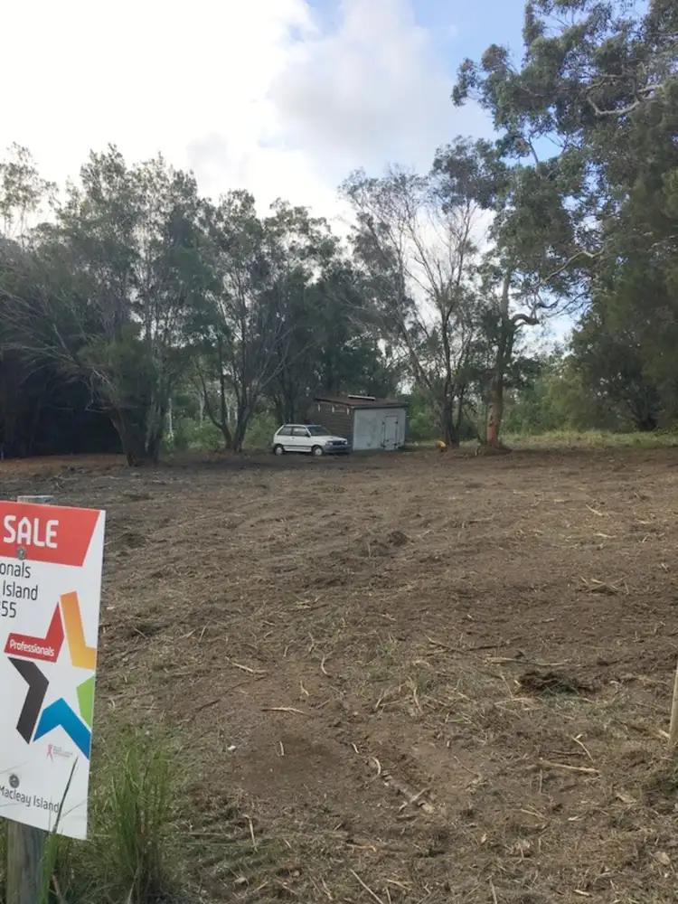 7 George Street, Macleay Island QLD 4184