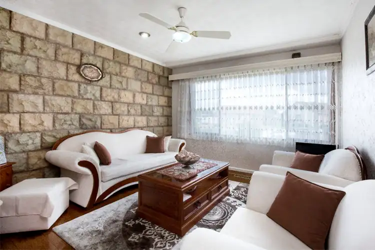 Second view of Homely house listing, 5 Leigh Court, Dallas VIC 3047