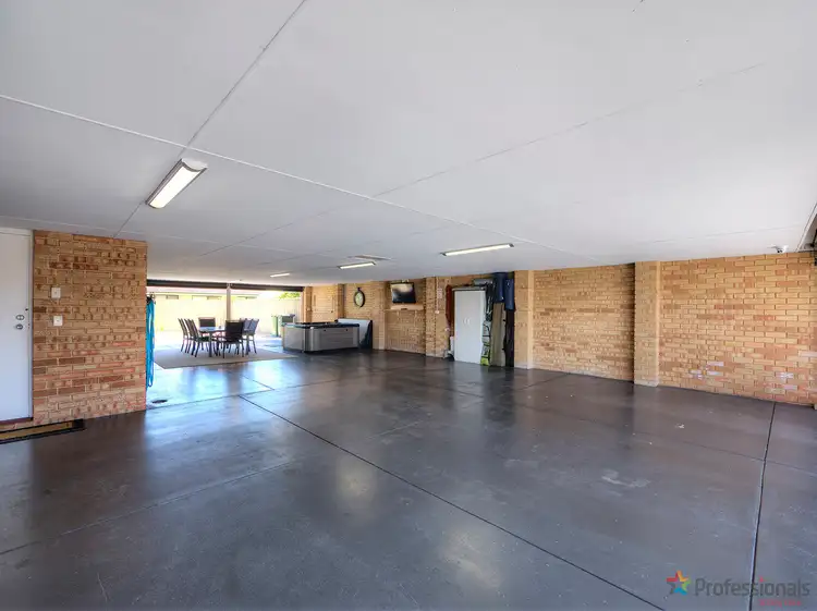 9 Azurite Court, Forrestfield WA 6058