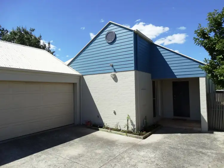 2/14 Lake Street, Lake Wendouree VIC 3350