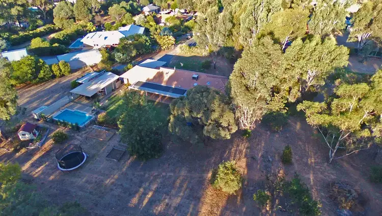 4 Riordan Court, Toolamba VIC 3614