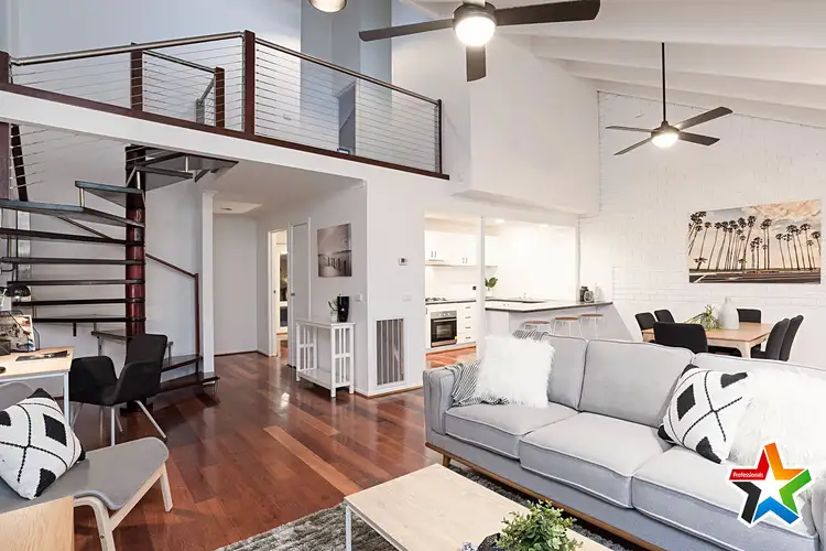 1/12 Emora Street, Croydon VIC 3136