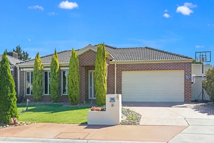 8 Buchan Court