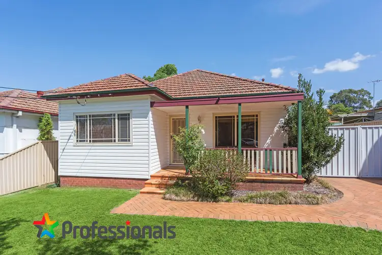 2 Snowsill Avenue, Revesby NSW 2212