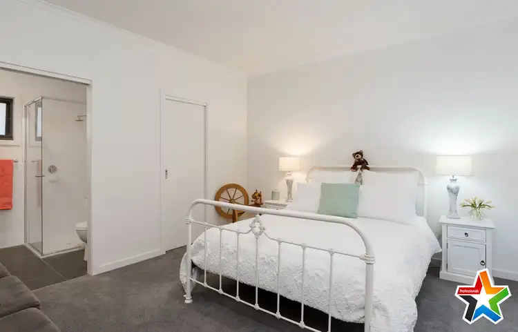 Fifth view of Homely house listing, 5 Holmes Road, Mooroolbark VIC 3138